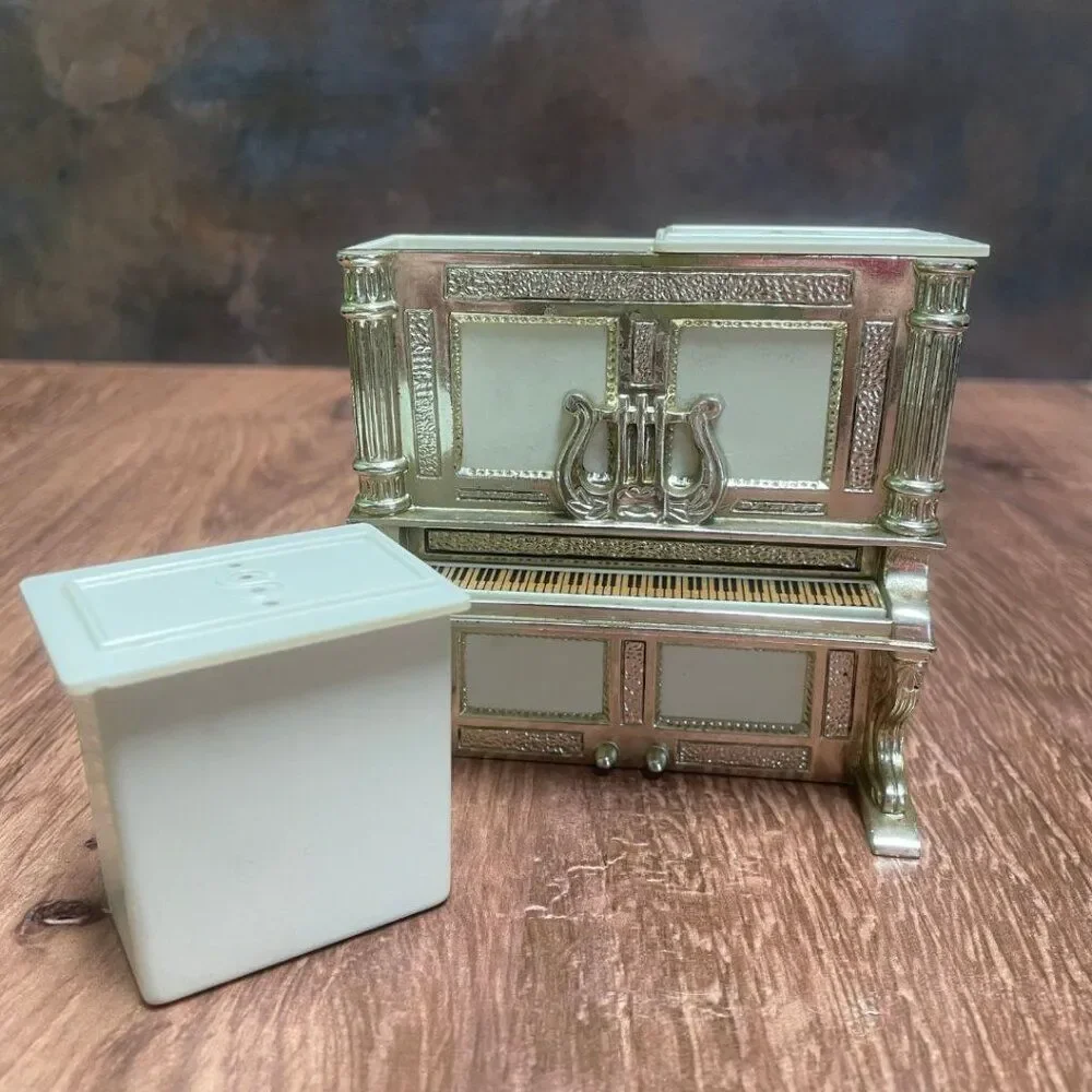 Vintage 1950s Plastic Upright Piano Salt & Pepper Shaker Set – Davis Products